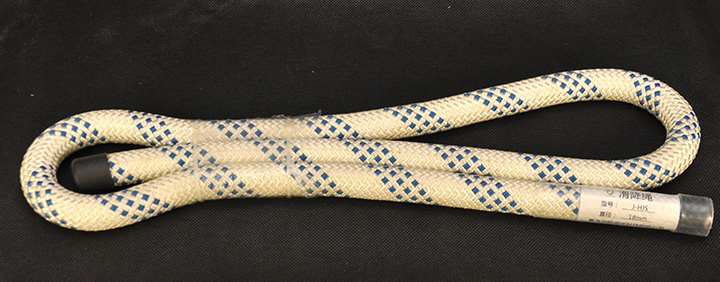 滑降繩.jpg 滑降繩.jpg